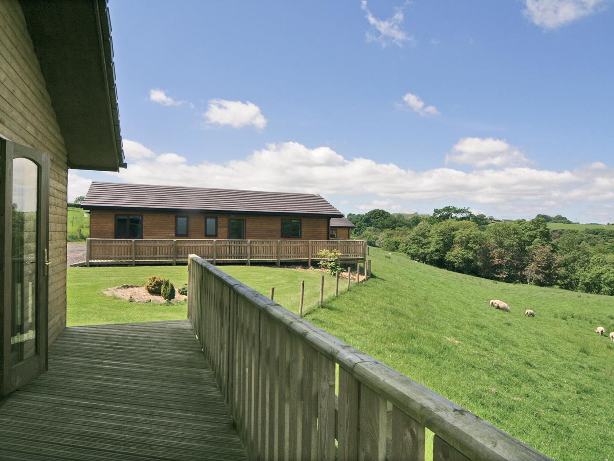 Woodside Lodge - Hw7520 Penybont Екстер'єр фото